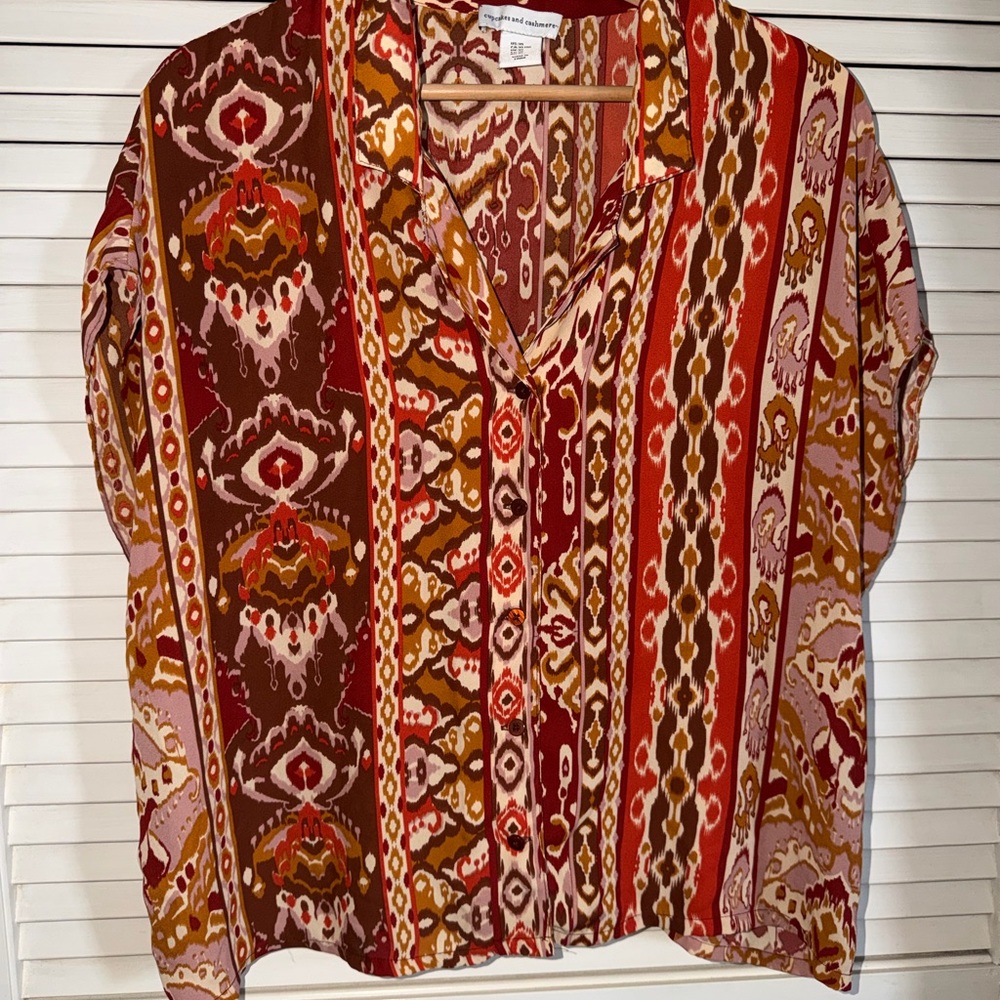 Cupcakes & Cashmere Multicolor Patterned Blouse